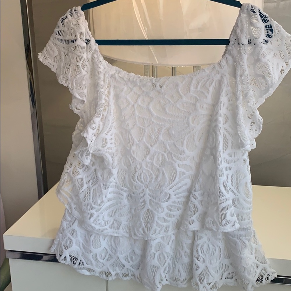 White blouse - Picture 2 of 4